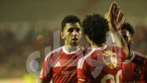 وكيل إمام عاشور يفاوض الأهلي لضمه لاعباً جديداً في صفوف الفريق